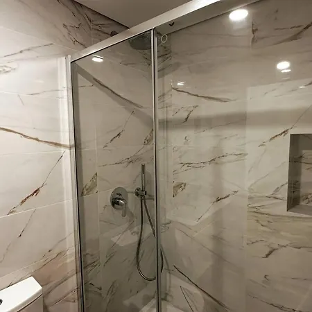 Up Lavie Trix أفيرو